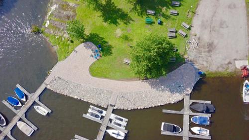 Beautiful level access to the main docks.